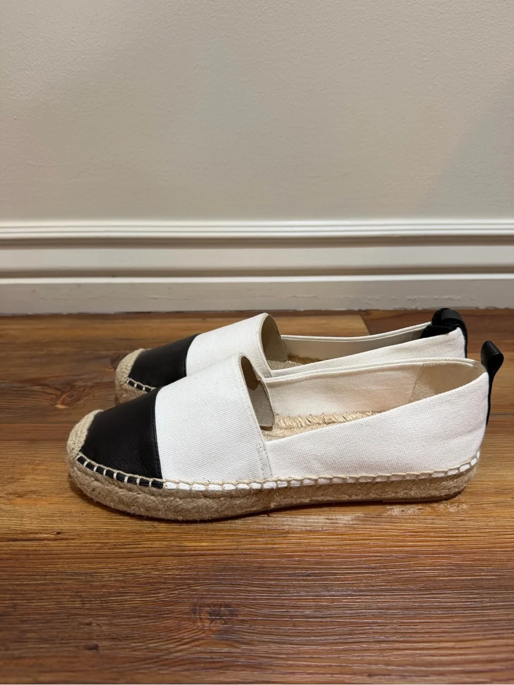 NEW J. Crew White Canvas Espadrilles with leather Black Toe Cap Size 9